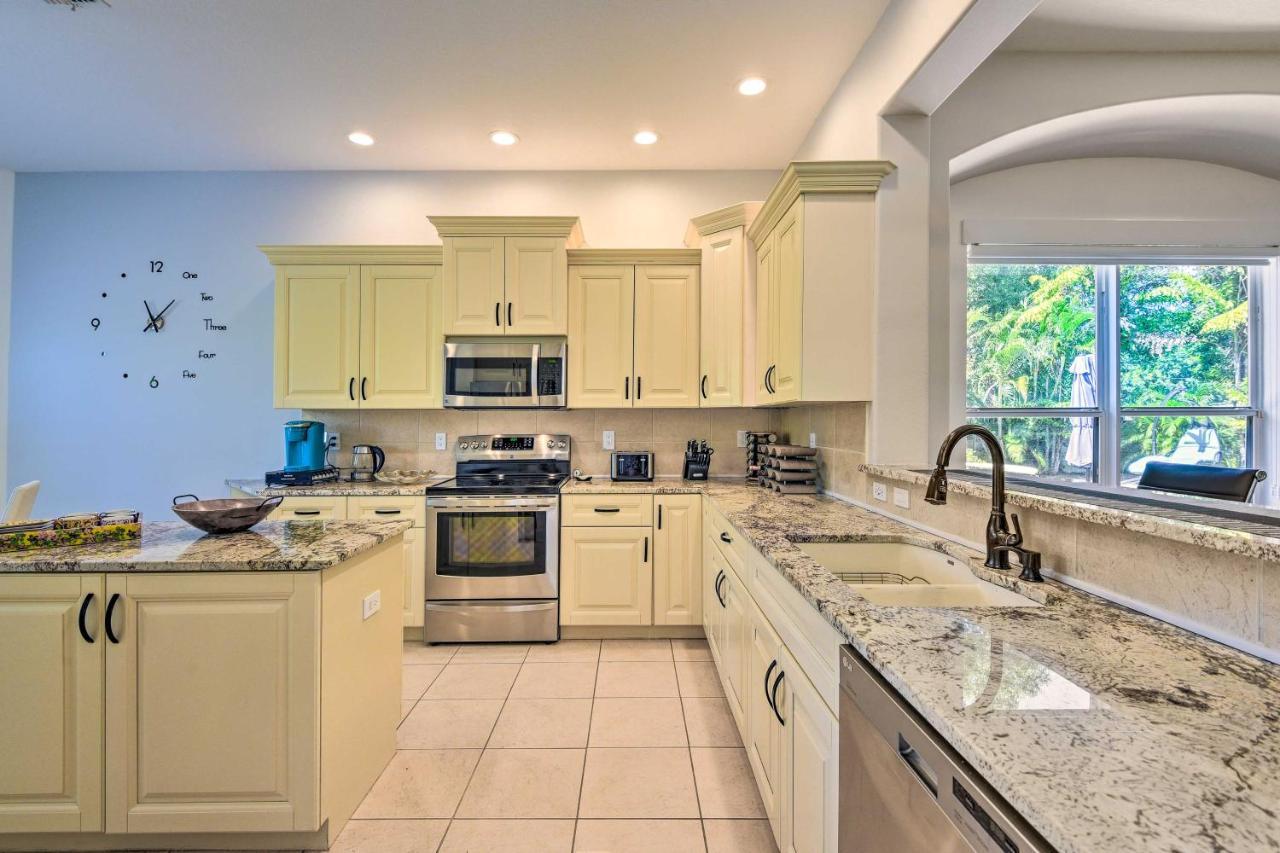 Sun-Soaked Sarasota Oasis With Pool And Hot Tub! Βίλα Εξωτερικό φωτογραφία