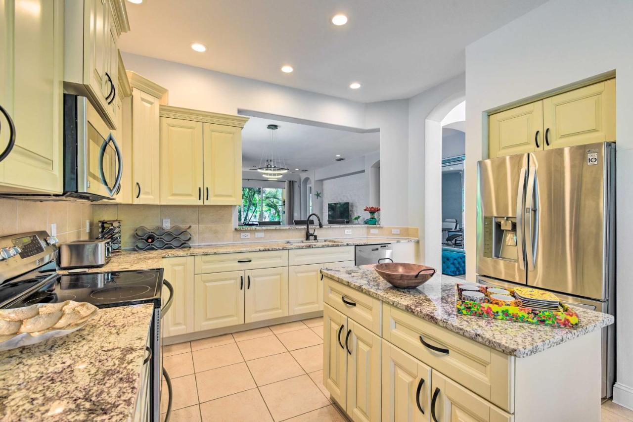 Sun-Soaked Sarasota Oasis With Pool And Hot Tub! Βίλα Εξωτερικό φωτογραφία