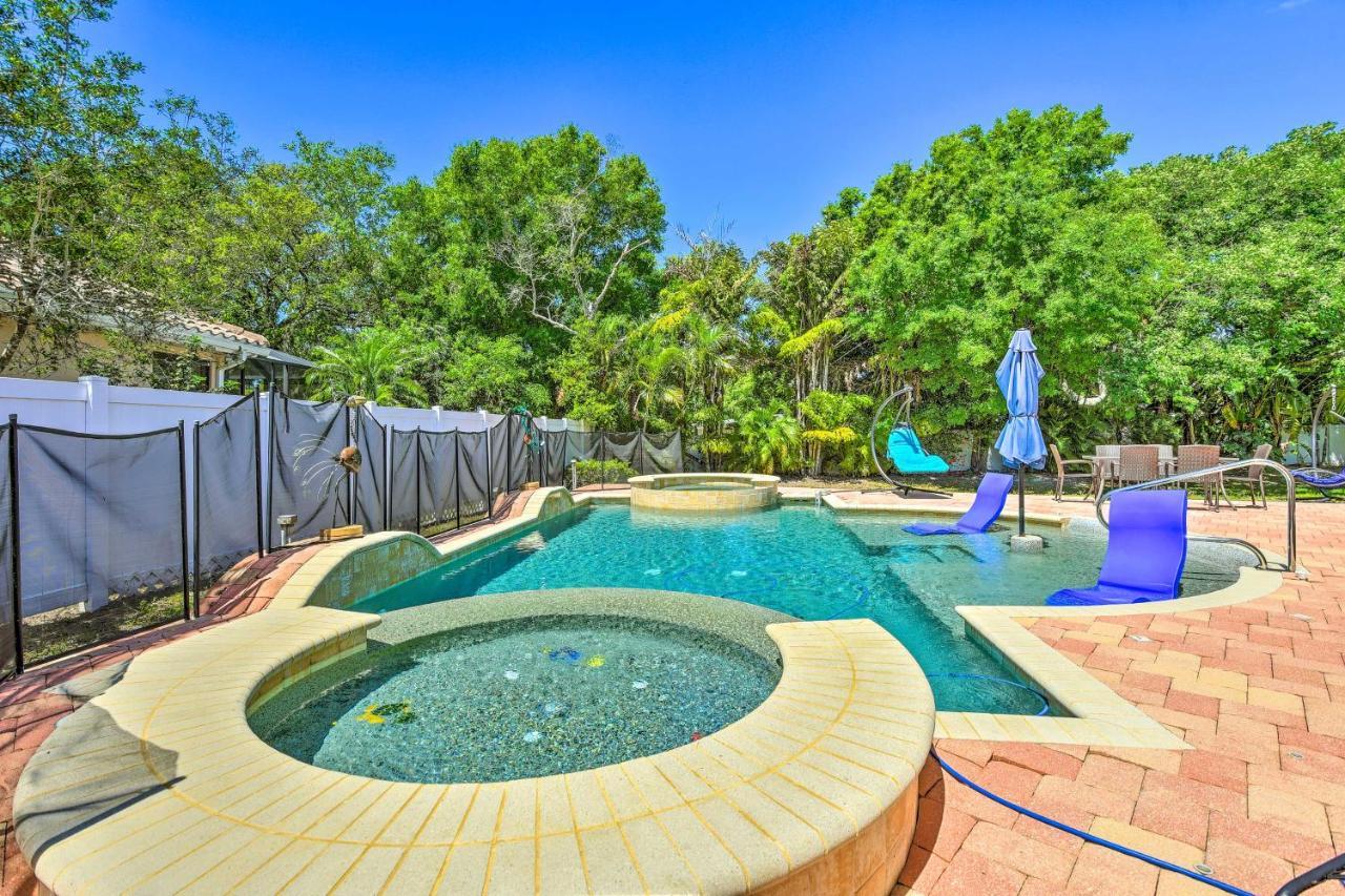 Sun-Soaked Sarasota Oasis With Pool And Hot Tub! Βίλα Εξωτερικό φωτογραφία